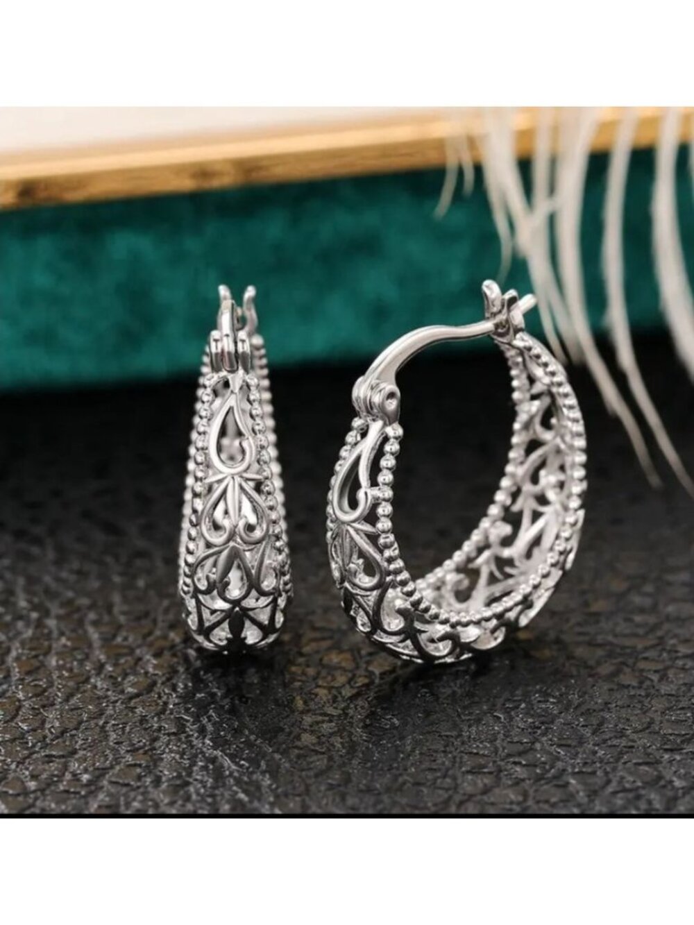Exquisite Carved Pattern Hoop Earrings - Elegant Simple Style